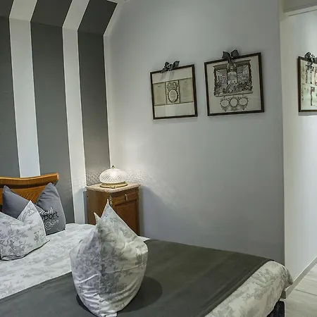 Dependance Maison Geron Hotell 3*