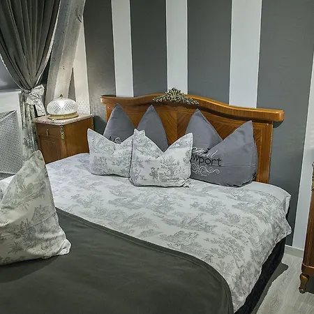Hotel Dependance Maison Geron 3*